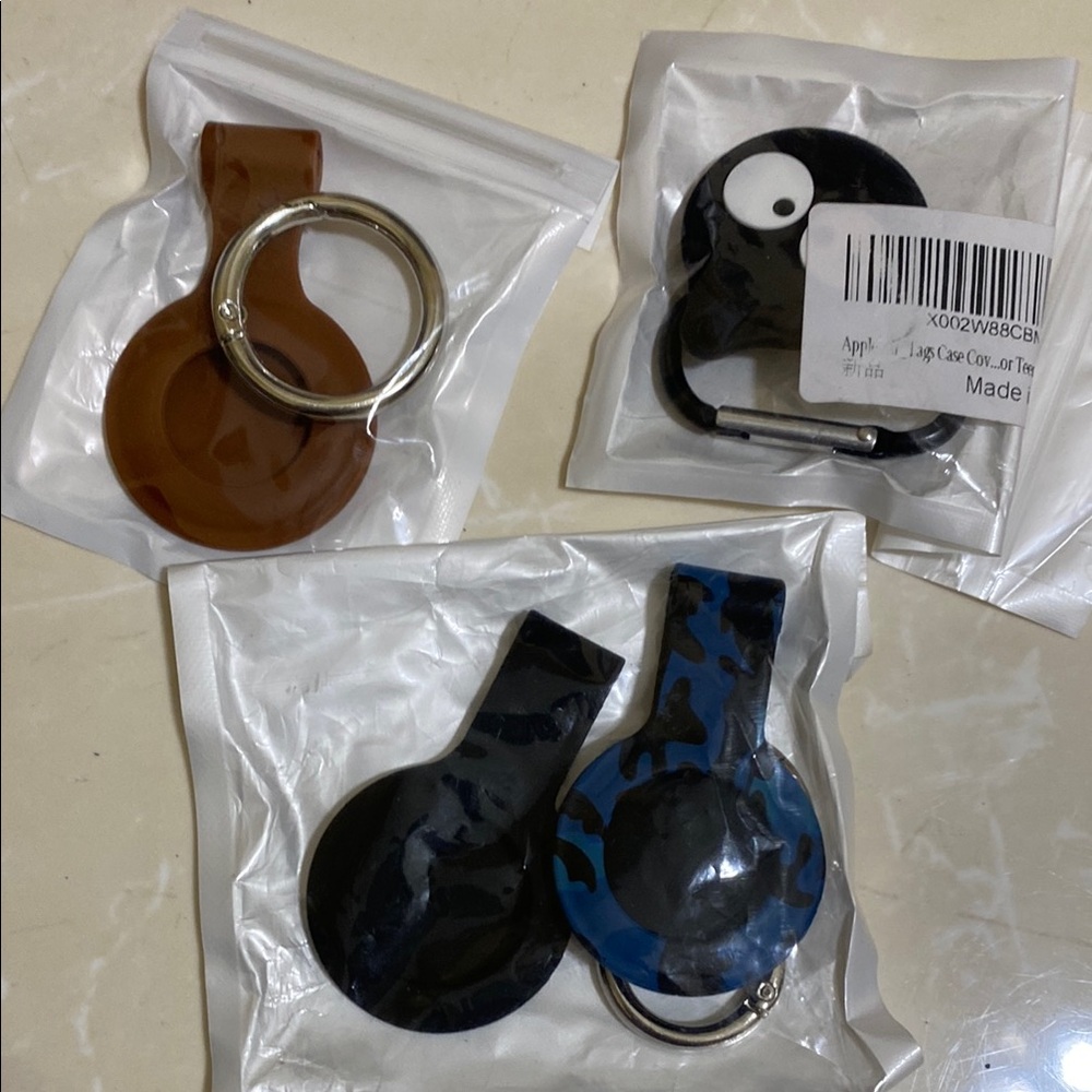 Bundle Stylish Brown and Black Keychain Holder Set AirTag